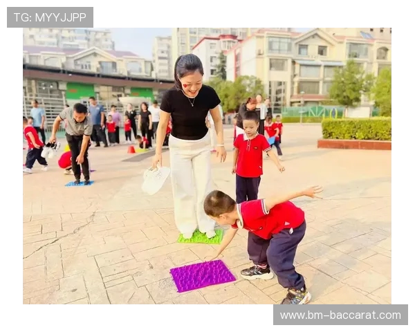 女儿独自在床上玩耍时适合玩的创意游戏推荐和亲子互动建议